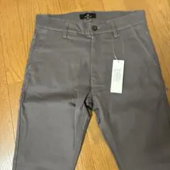 チャコールグレー　パンツ