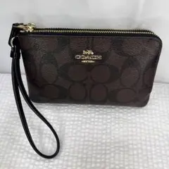 【極美品】COACH ダブルコーナージップ リストレット シグネチャー ポーチのサムネイル