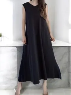 【美品】B.C STOCK シンプリシティエ ロングワンピース　プリーツ　黒紺