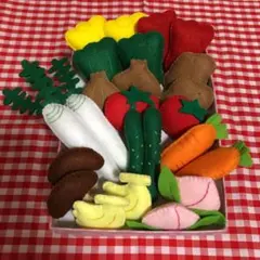 ぷしゅ様専用⭐︎ フェルト ハンドメイド おままごと☆野菜&果物セットのサムネイル