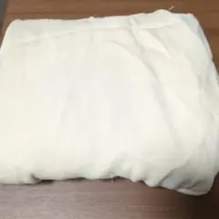 クリーム色の布地（はぎれ）