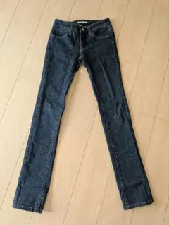 M.deuxダークブルー ローライズスキニーデニム　ジーンズ エムドゥ　ジーンズ