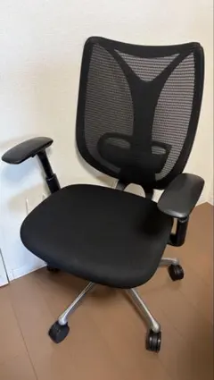 オカムラ Sabrina オフィスチェア　アジャストアーム、ランバーサポート付