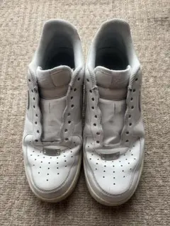 NIKE AIR FORCE 1 ホワイト スニーカー