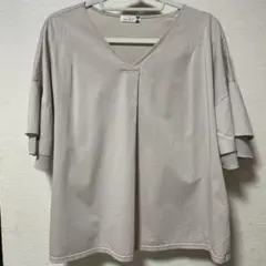 eur3 エウルキューブ ベージュ Vネック 半袖シャツ フレア袖