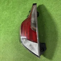 トヨタアクアNHP10 テールライト 右 STANLEY 52-252赤/透明 - メルカリ