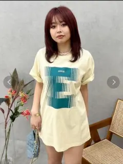 EVRIS　フロントロゴオーバーサイズTシャツのサムネイル