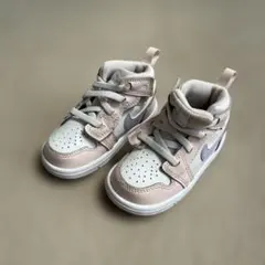 Nike jordanスニーカー ピンク/ホワイト　12cm