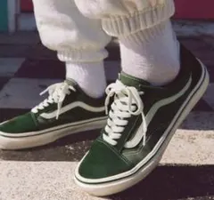 グリーン スニーカー