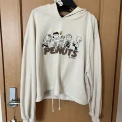 PEANUTS クロップドパーカー クリーム色