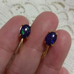 紫色 オパール？ イヤリング