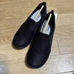 s*で様 【新品】 クラークス 軽量　フラットシューズ シリリアンペイズ 22.