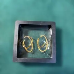 ゴールド ツイストデザイン イヤーカフ