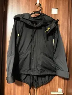 マウンテンパーカー