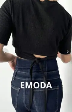 美品EMODA バックリボンクロップドTシャツ ブラック F