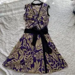 リーフ柄ノースリーブフレアワンピース