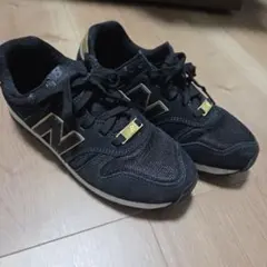 New Balance 373 ブラック/ゴールド