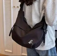 週末セール♡大人気　ブラックショルダーバッグ