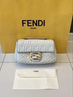 FENDI フェンディ バゲット チェーン ショルダーバッグ ホワイト