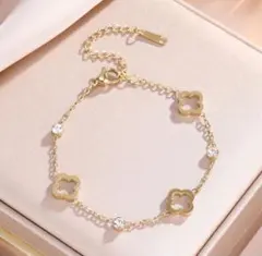 幸運のクローバー フラワー ブレスレット アクセサリー ゴールド