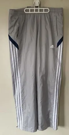 アディダス　CLIMAPROOF ナイロン パンツ　グレー/ネイビー　Mサイズ