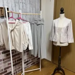 ノーカラージャケット付きオフィスカジュアルまとめ売り　セットアップ　4点セットのサムネイル