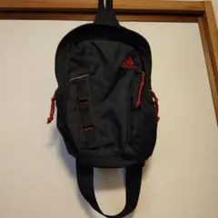 adidas ボディバッグ ワンショルダー ブラック レッド