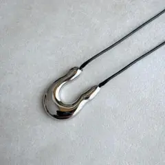 U型ロングネックレス　シルバー　ステンレス