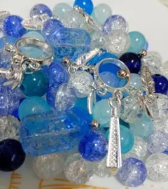 ビーズセット 青色とチャーム付き100ml入り