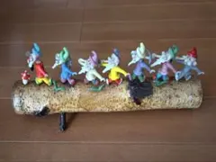 7人の小人の置物　ボヘミアガラス