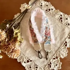 インド刺繍リボン　ハンドストラップ　ハンドメイド　ベージュ系