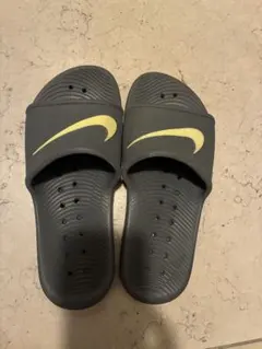 Nike ジュニアグレー サンダル24cm
