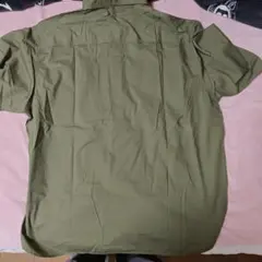 オリーブ色 半袖シャツ コットン混紡