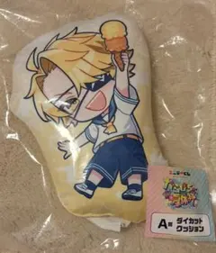 カラフルピーチ　エニマイくじ　クッション　たっつん