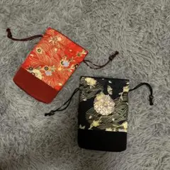 高級感のある素材✨巾着2点セット　赤　黒　おしゃれ　上品
