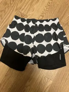 adidasマリメッコ　ランニングショーツ Mサイズ