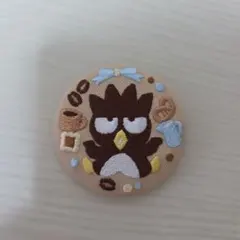 ばつ丸　刺繍缶バッジ