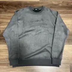 AZUL フェイクスウェード刺繍ロゴトップス　グレー