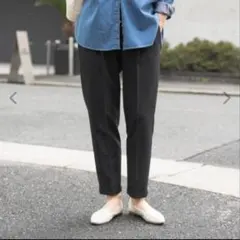 新品タグ付　URBAN RESEARCHストレッチテーパードイージーパンツ　XS