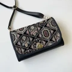 長財布兼用ショルダーバッグ　インド刺繍ベルベット素材ブラックと合皮　ハンドメイド