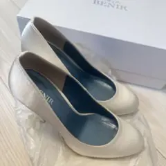 BENIR ホワイトポインテッドトゥパンプス