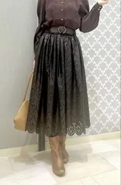 アーモワールカプリス　フェイクレザー　フレアスカート　Aラインのサムネイル