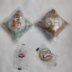 mofusand×くら寿司　ビッくらポン　クッションチャーム　缶バッジ　等