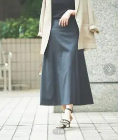 Rouge vif　フレアスカート ネイビー 　サイズ36のサムネイル