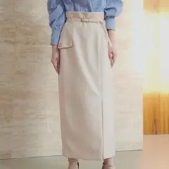 ベルト付きナロースカート