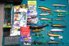 バス用品まとめ売り（ワーム、フック、オモリなど） バス用品まとめ売り（ワーム、フック、オモリなど） - メルカリ