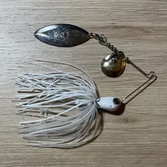 ジャッカル イラプション 3/8oz DW スピナーベイト ホワイトのサムネイル