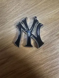 MLB ニューヨーク NY ヤンキース メタル キーホルダーのサムネイル