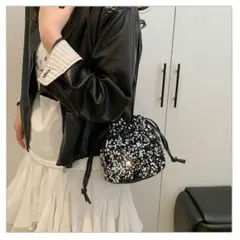 スパンコール 巾着バッグ 黒 ミニポシェット 斜めがけ 肩掛け キラキラ 韓国風