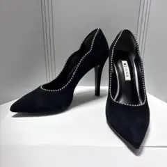 ダイアナ　DIANA スエードパンプス　ポインテッドトゥ　スタッズ　ブラックのサムネイル
